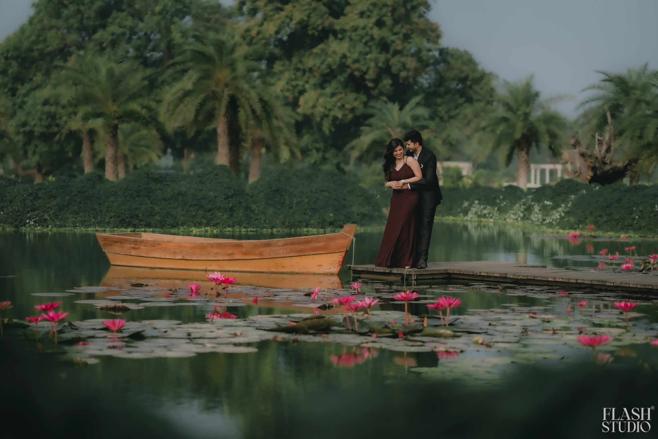 Abhi and Rima photography by Flash Studio