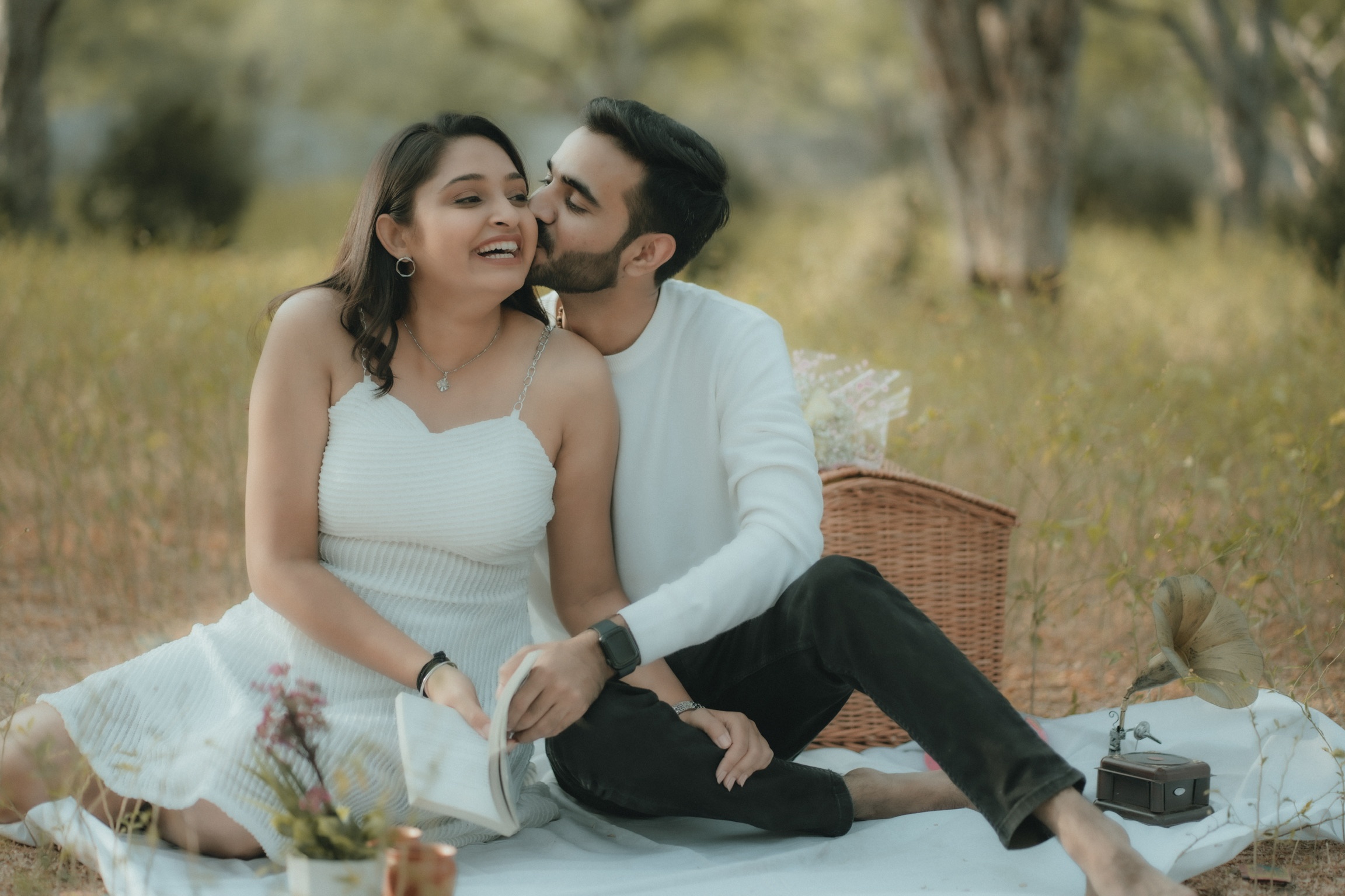 Jigar and Ami photography by Flash Studio
