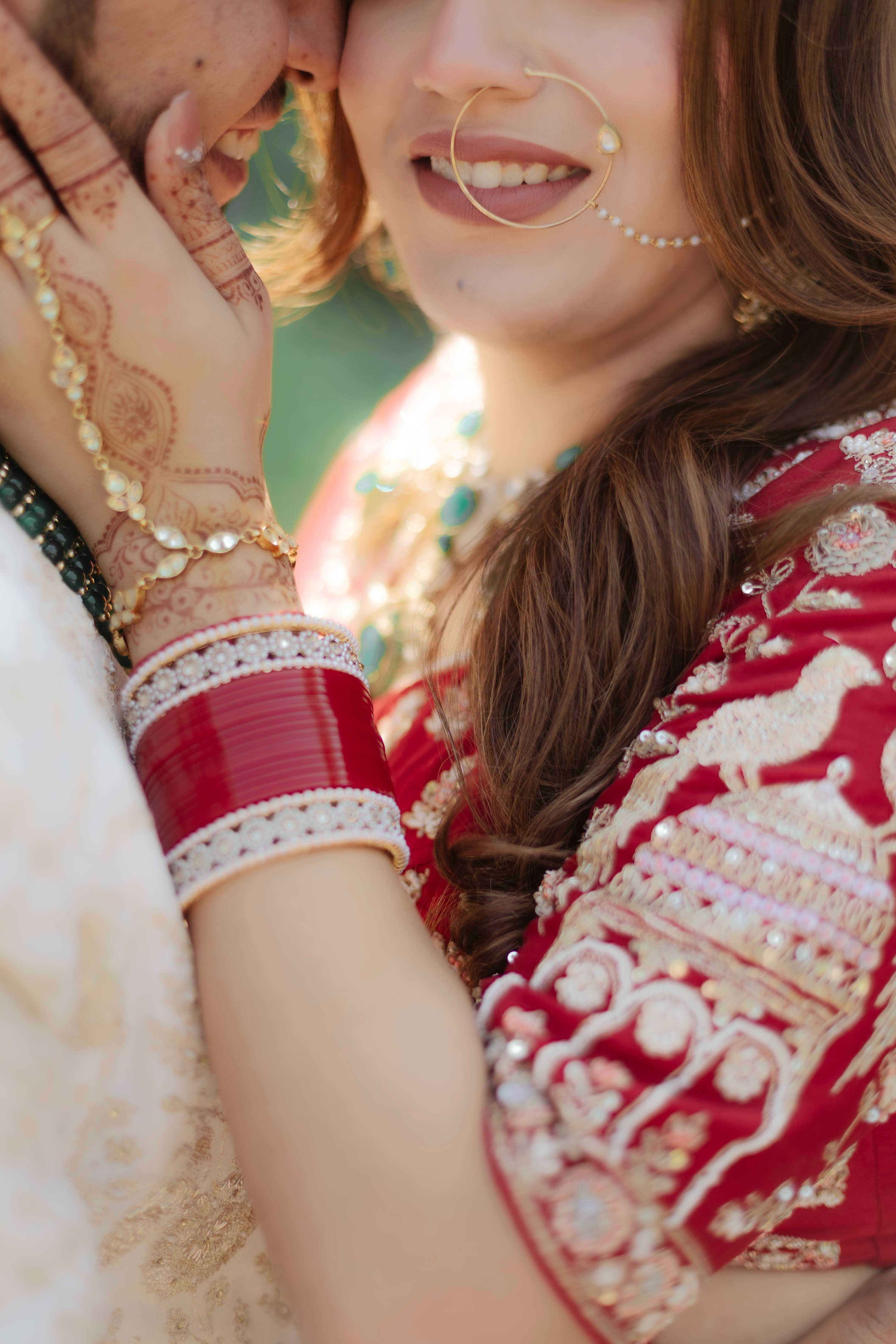 Mohit and Disha photography by Flash Studio