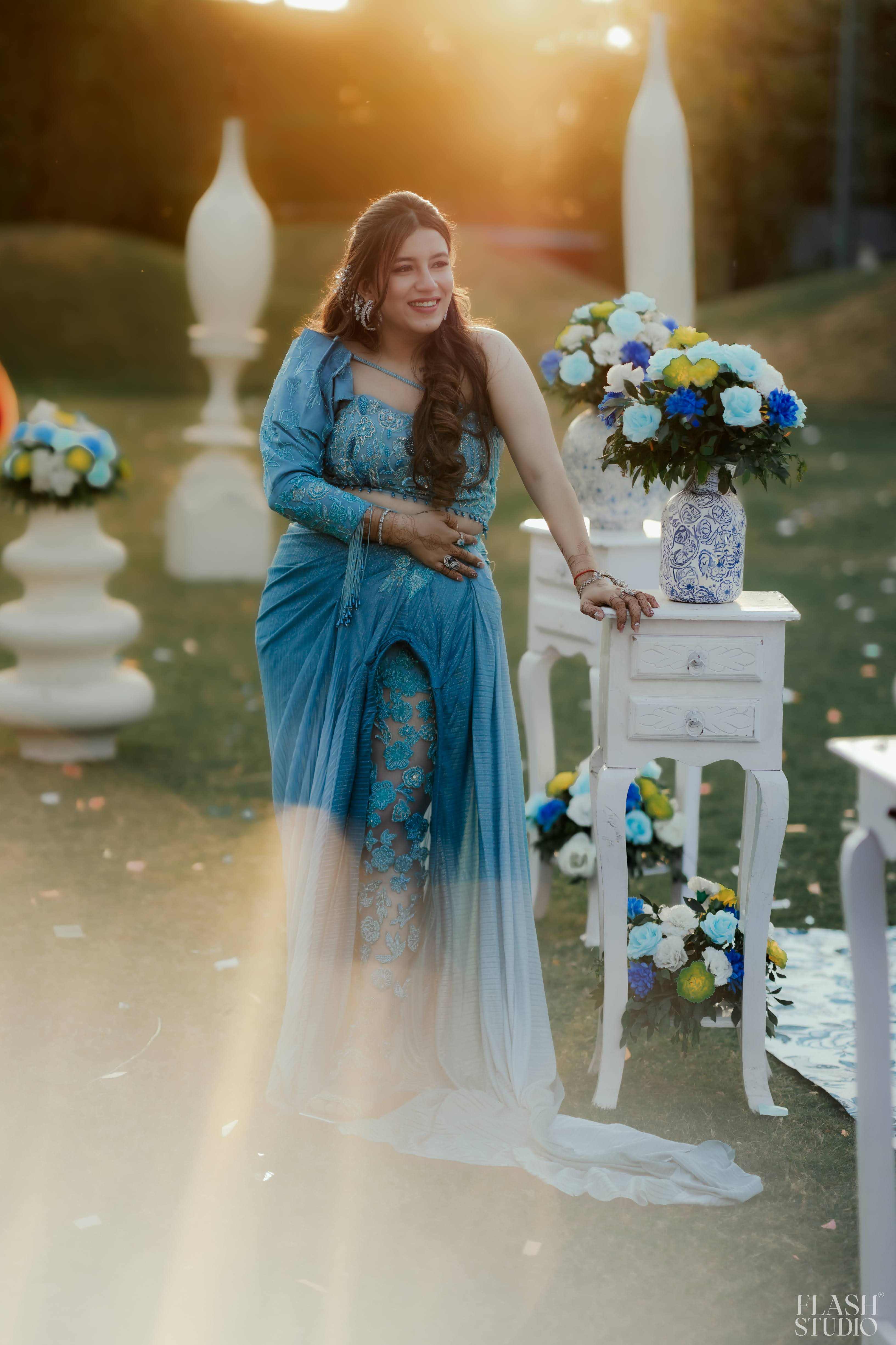 Mohit and Disha photography by Flash Studio