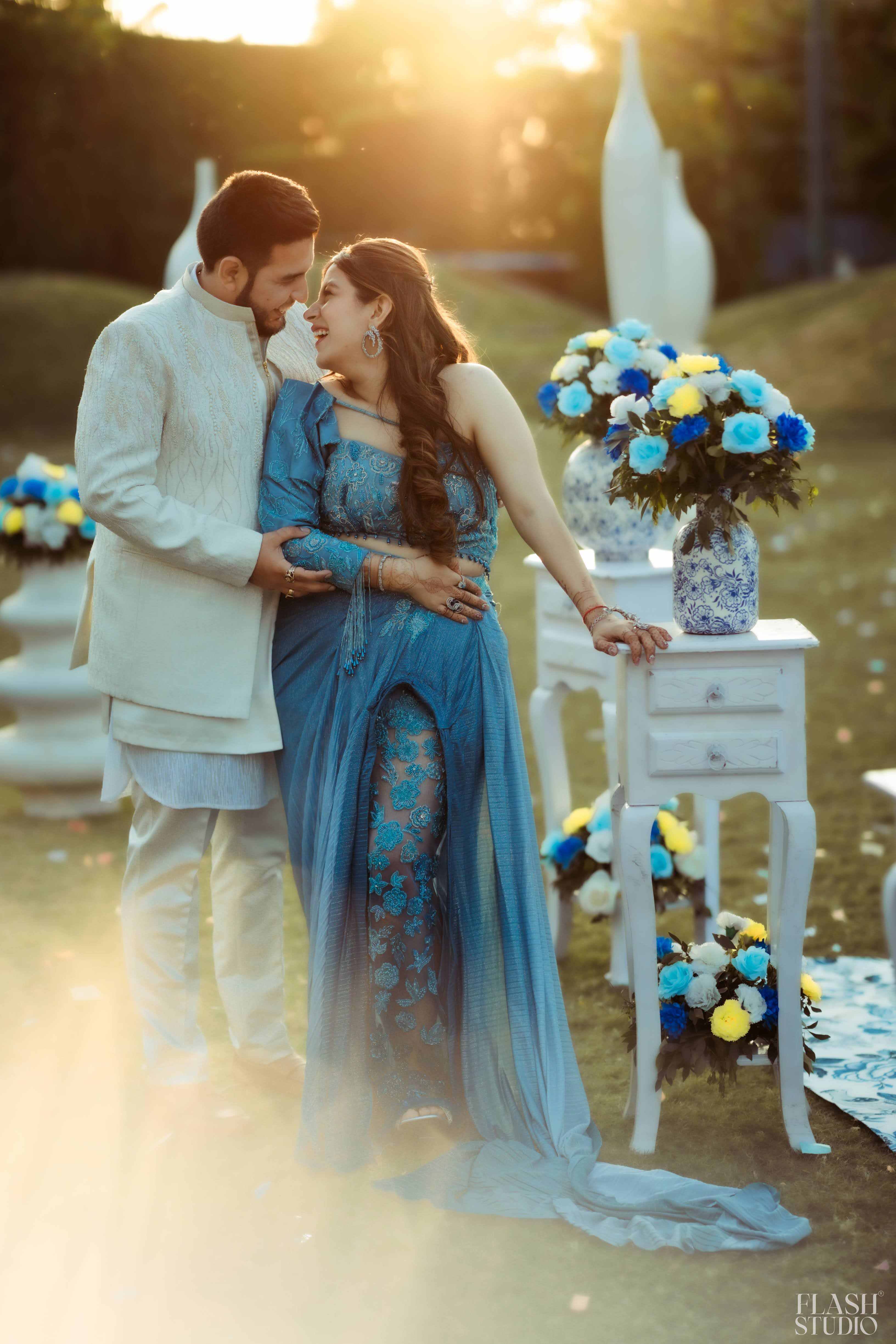 Mohit and Disha photography by Flash Studio