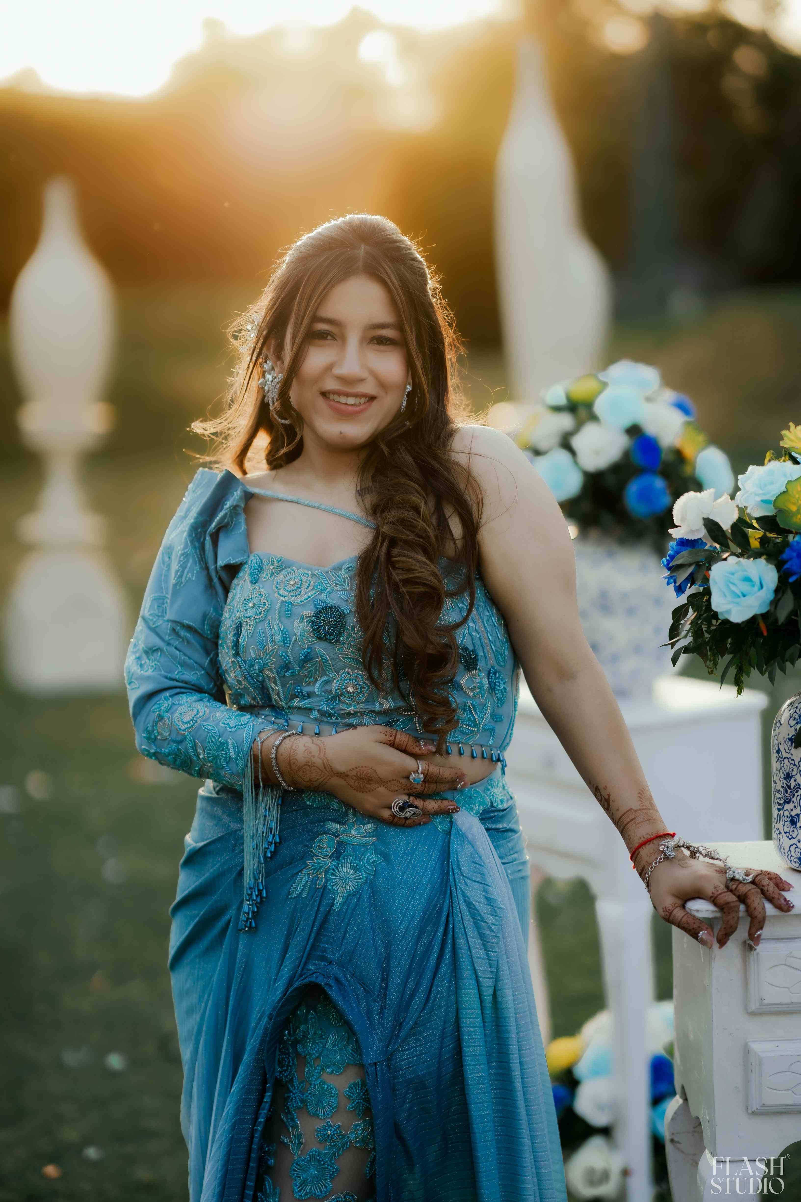 Mohit and Disha photography by Flash Studio