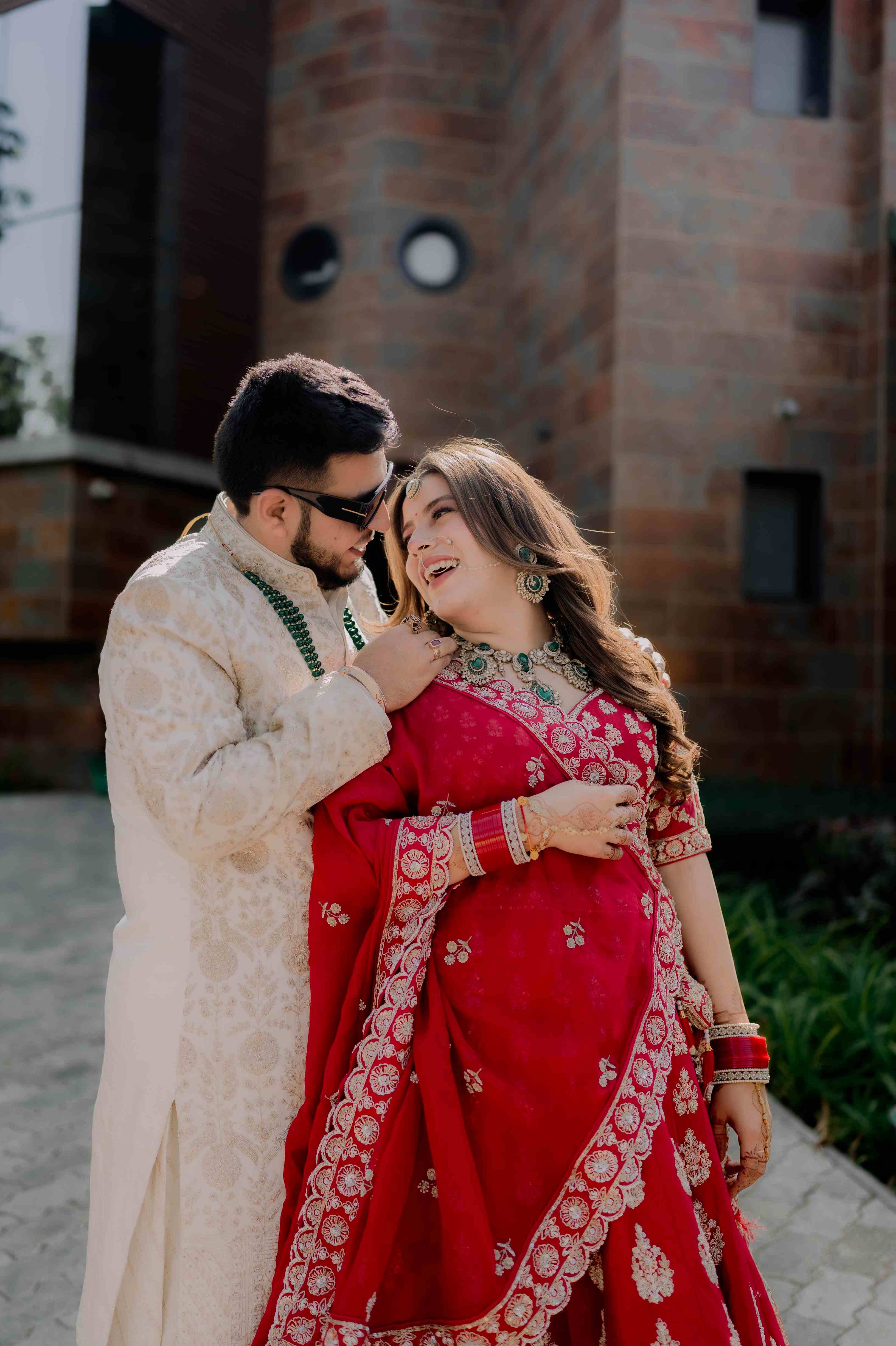 Mohit and Disha photography by Flash Studio